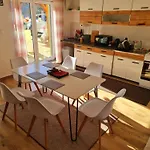 Dom wakacyjny Cely Apartmanovy Dom Donovaly-hanesy So Saunou Donovaly